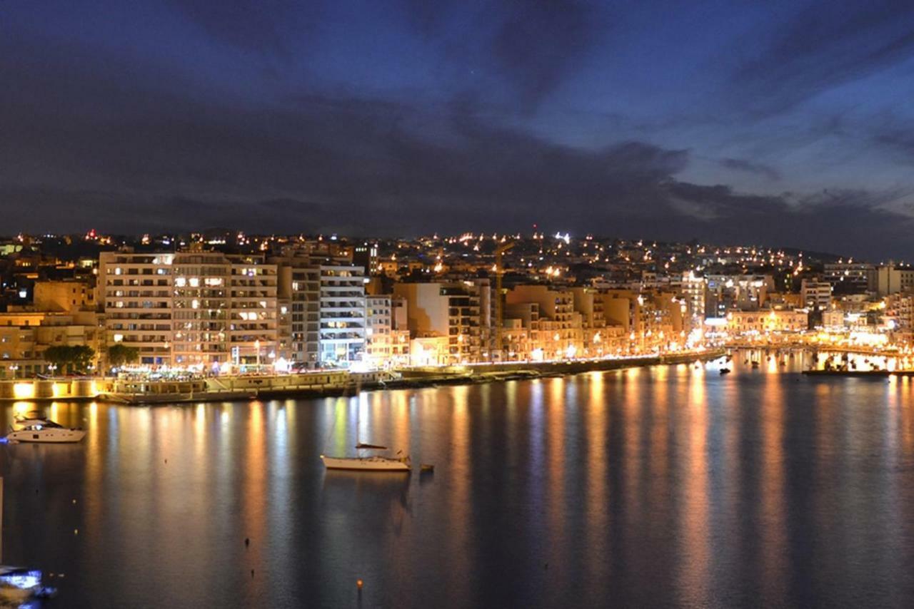 Stylish Seaview Apartment In A Prime Location Sliema Exterior foto